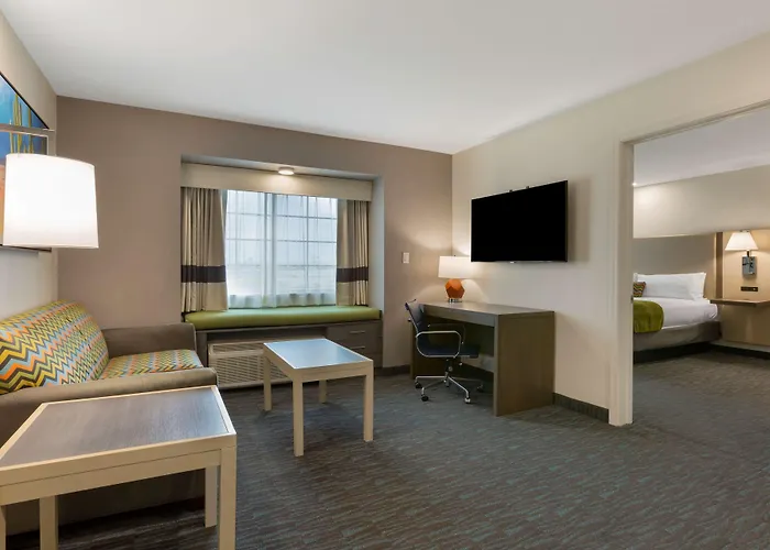 Hotel Western Foothills &
